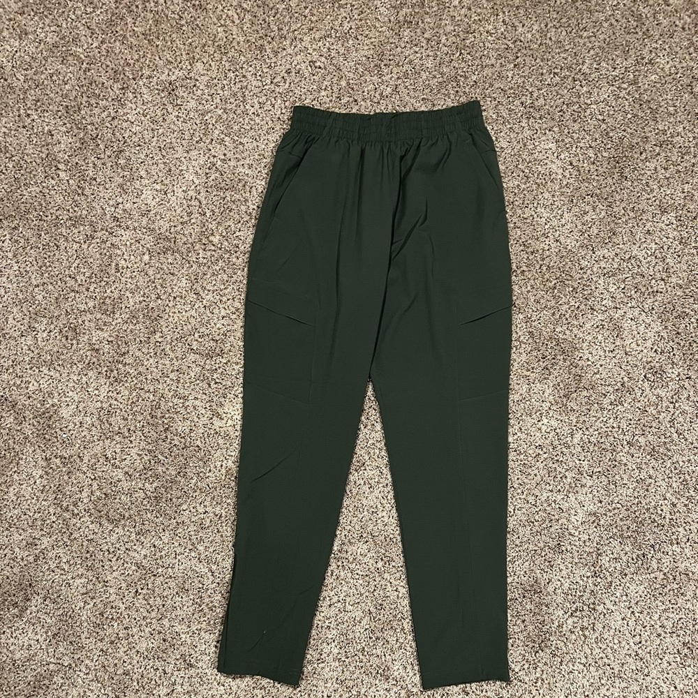 Dicks Sporting Goods Mens athletic pants size medium green